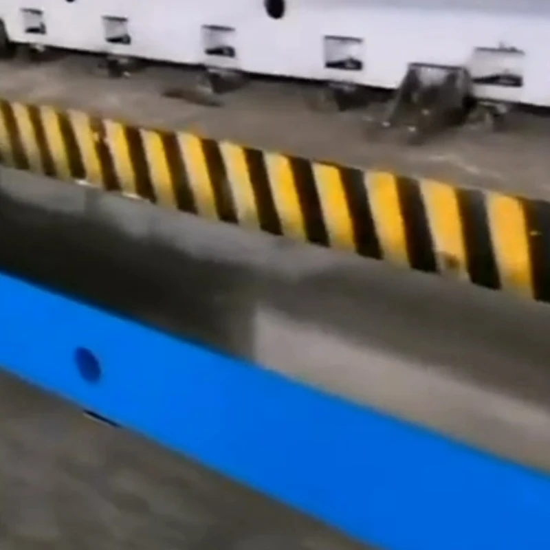 Ko te paparanga 12 mita te roa e tukuna ana e tukuna ana